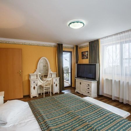 Domeniul Dracula Danes Hotel Buitenkant foto