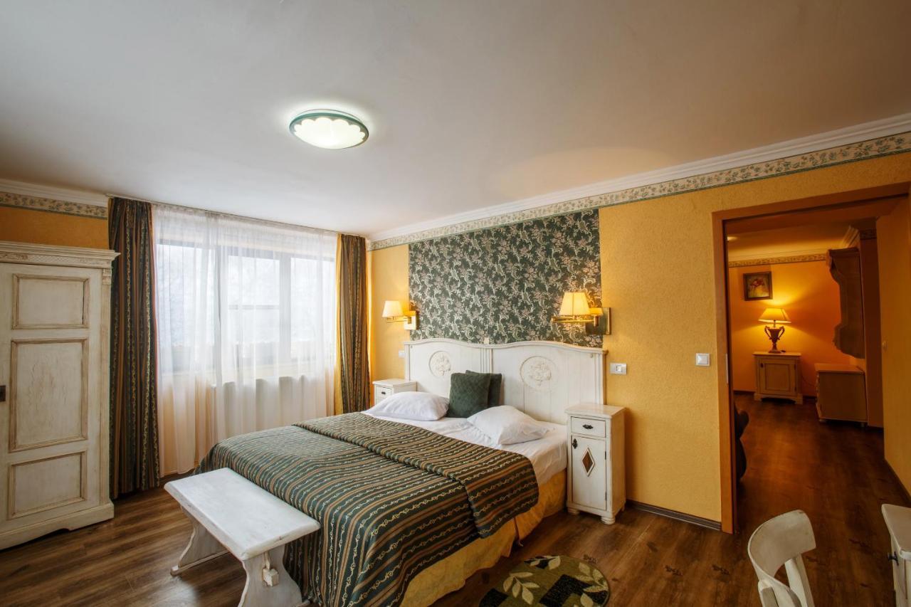 Domeniul Dracula Danes Hotel Buitenkant foto