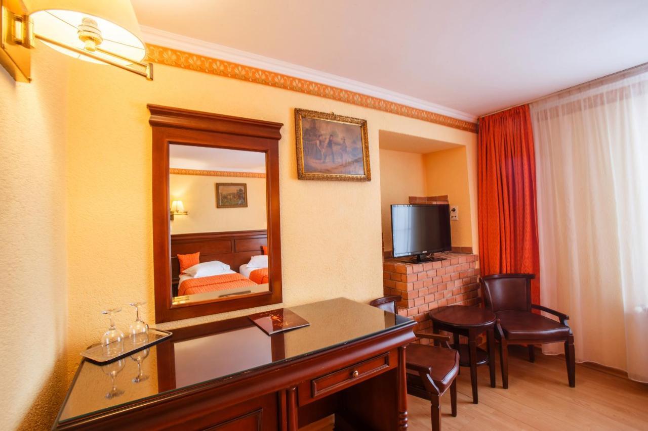 Domeniul Dracula Danes Hotel Buitenkant foto