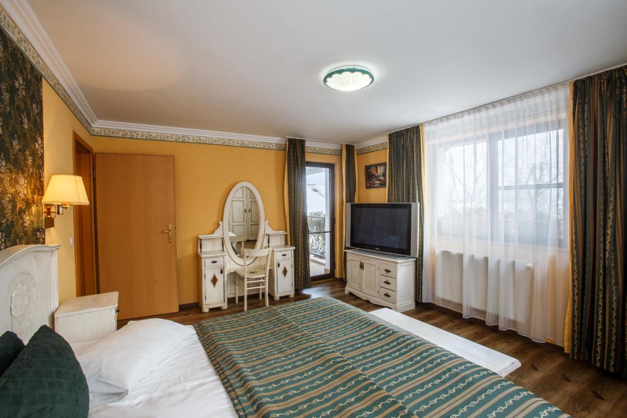 Domeniul Dracula Danes Hotel Buitenkant foto
